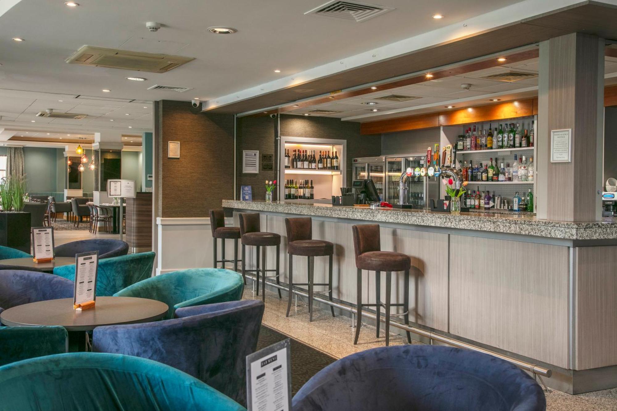 Cresta Court Hotel Олтрингем Екстер'єр фото