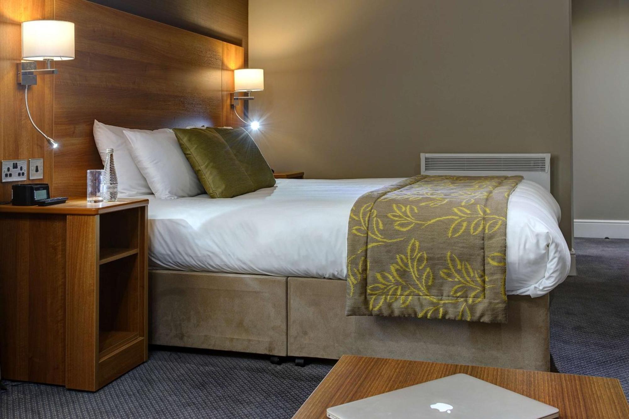 Cresta Court Hotel Олтрингем Екстер'єр фото