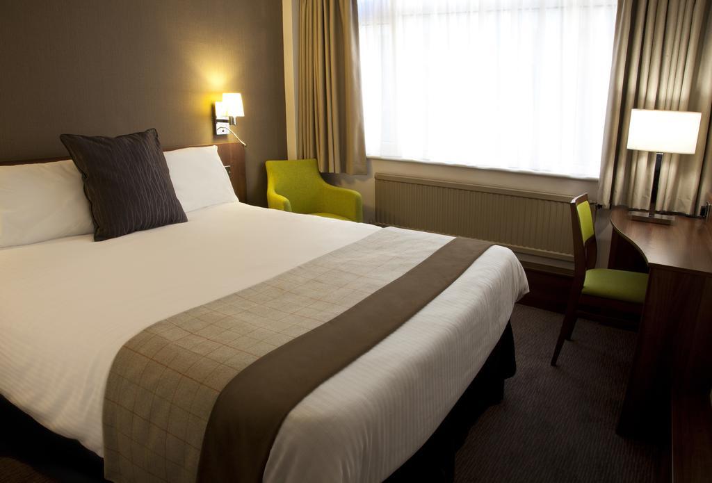 Cresta Court Hotel Олтрингем Екстер'єр фото